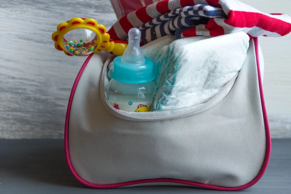 Sac à langer rempli pour voyage avec bébé