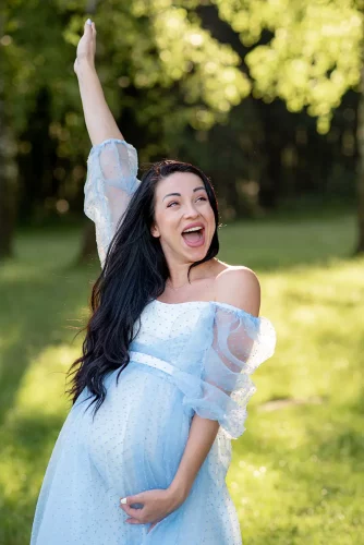 Femme enceinte heureuse.