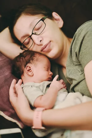 mere-qui-dort-avec-son-enfant mere-qui-dort-avec-son-enfant